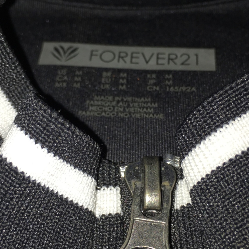 zip up jacket - Picture 3 of 3